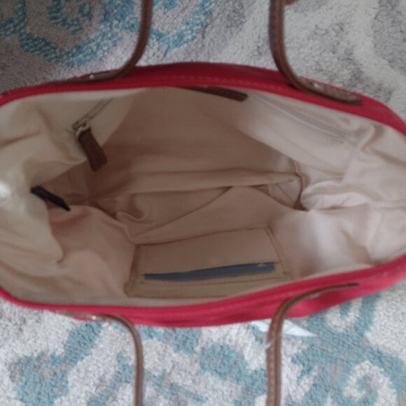 New with tags Red Nine West purse - Picture 3 of 5